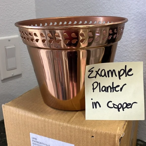 NWT Urban Outfitters Gold Planter - Picture 4 of 5